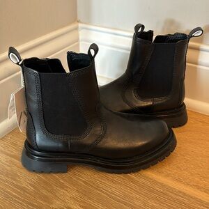 Girls Black Boots from Zara size 2 New With Tags